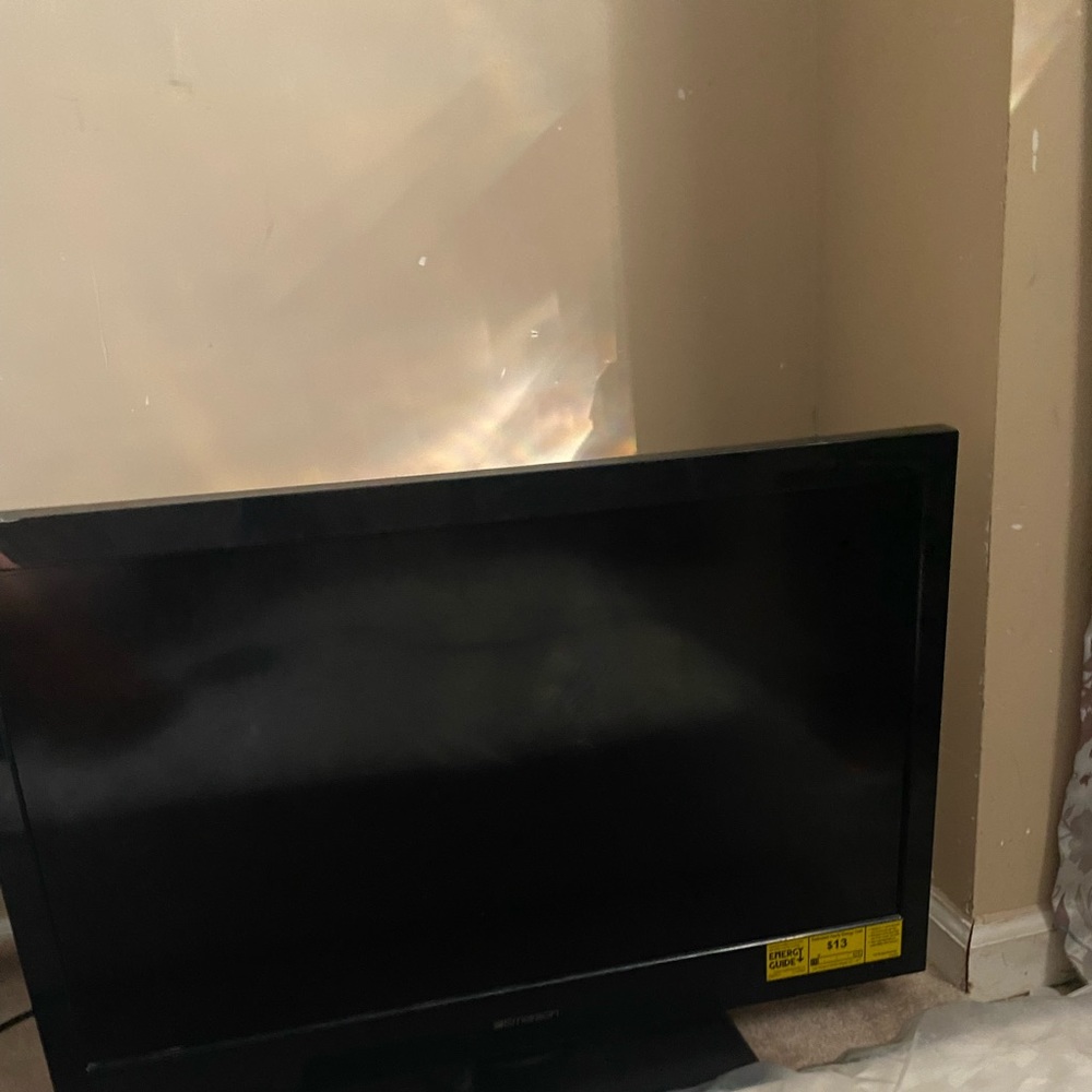 32” Emerson tv. good as new!!